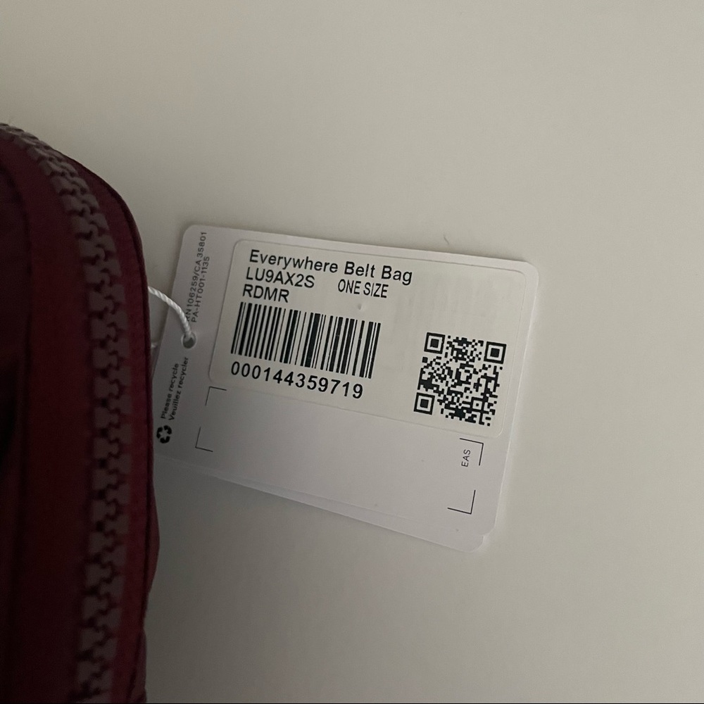 NWT Lululemon Everywhere Belt Bag Red Merlot - Picture 5 of 8